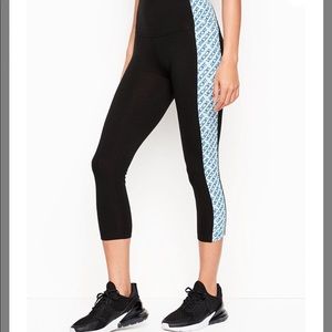 Victoria sport high rise anytime cotton Capri